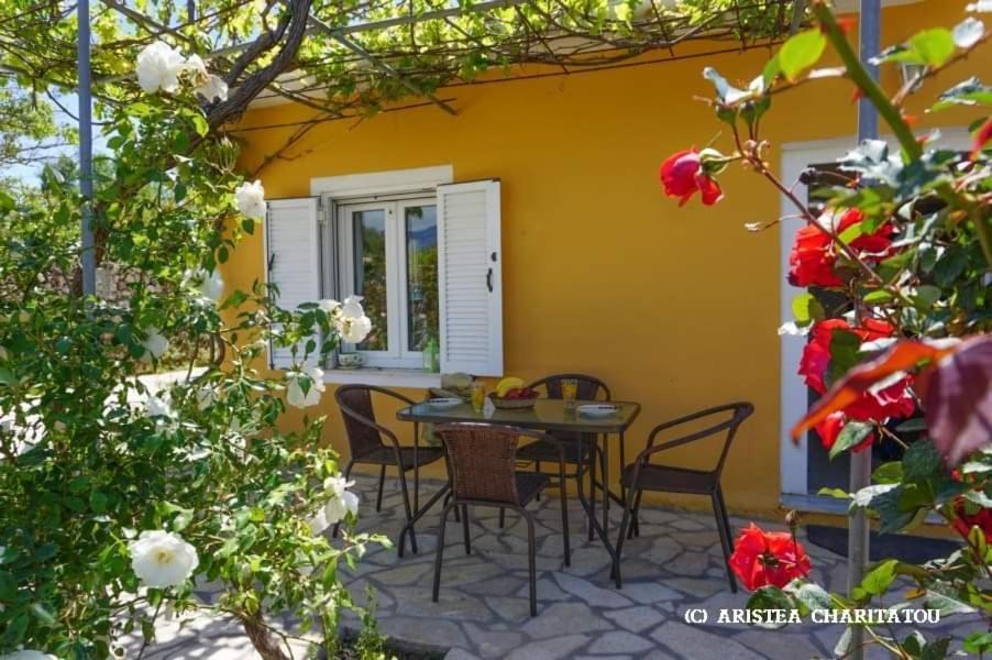 Adonino Residence-The House Of Pomegranates Lakíthra Zewnętrze zdjęcie