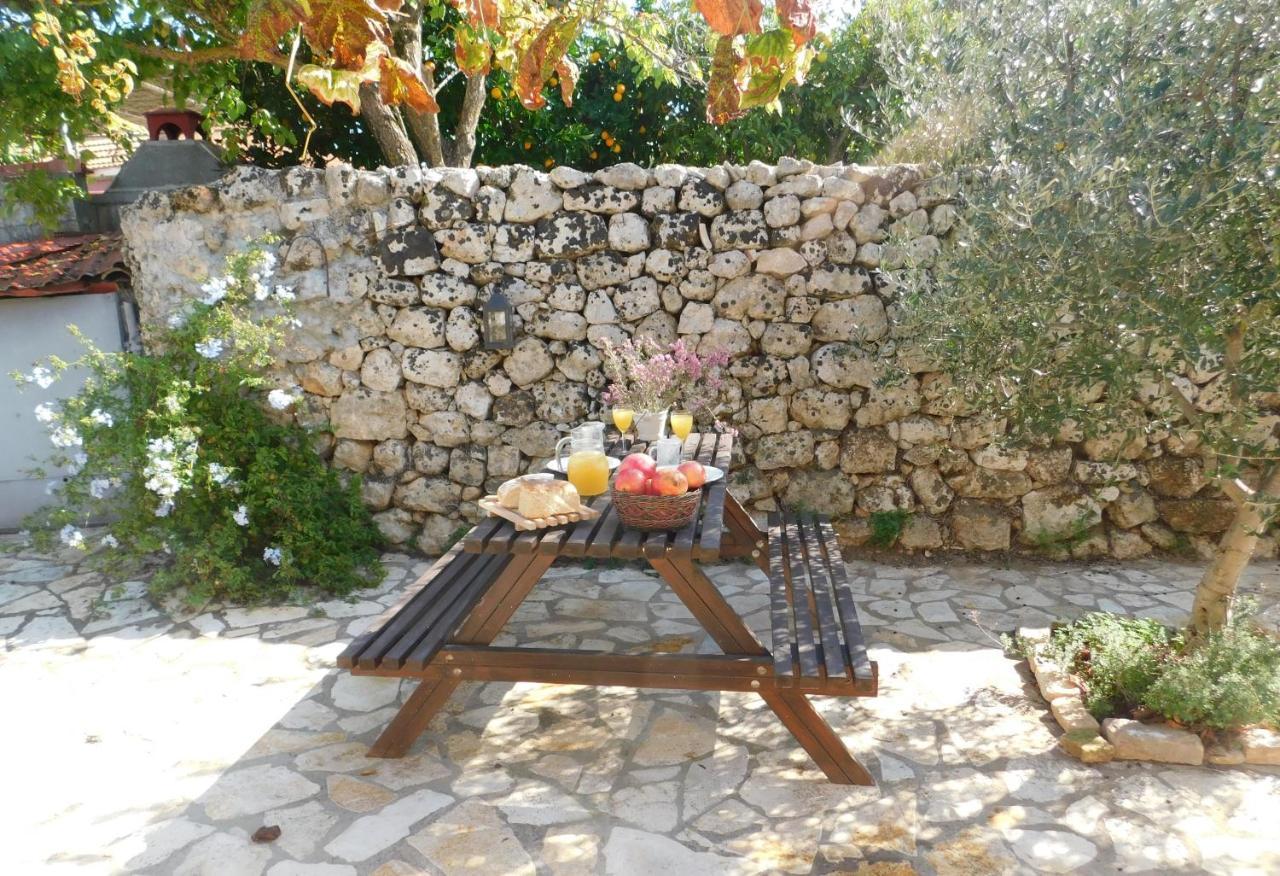Adonino Residence-The House Of Pomegranates Lakíthra Zewnętrze zdjęcie