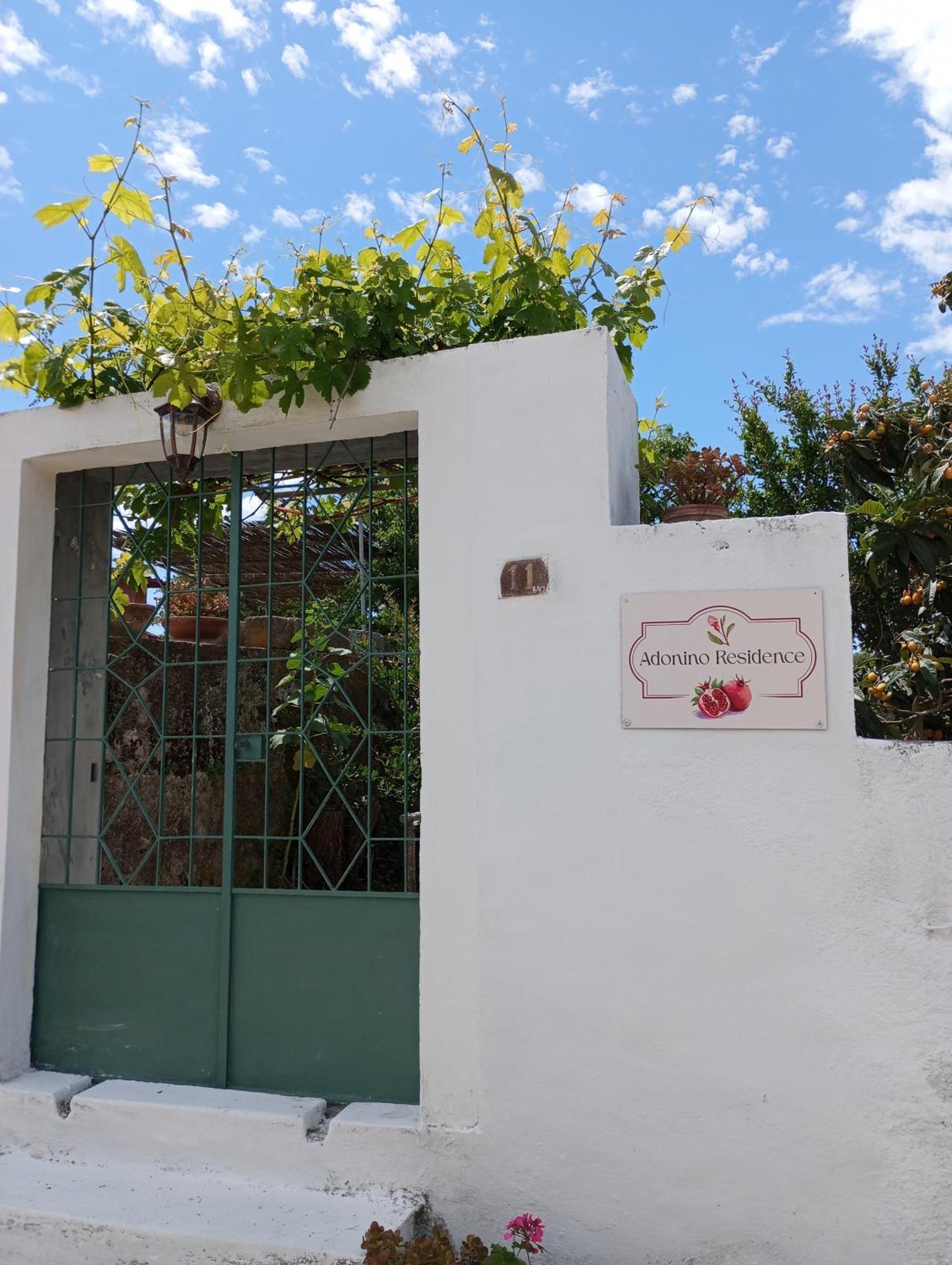 Adonino Residence-The House Of Pomegranates Lakíthra Zewnętrze zdjęcie